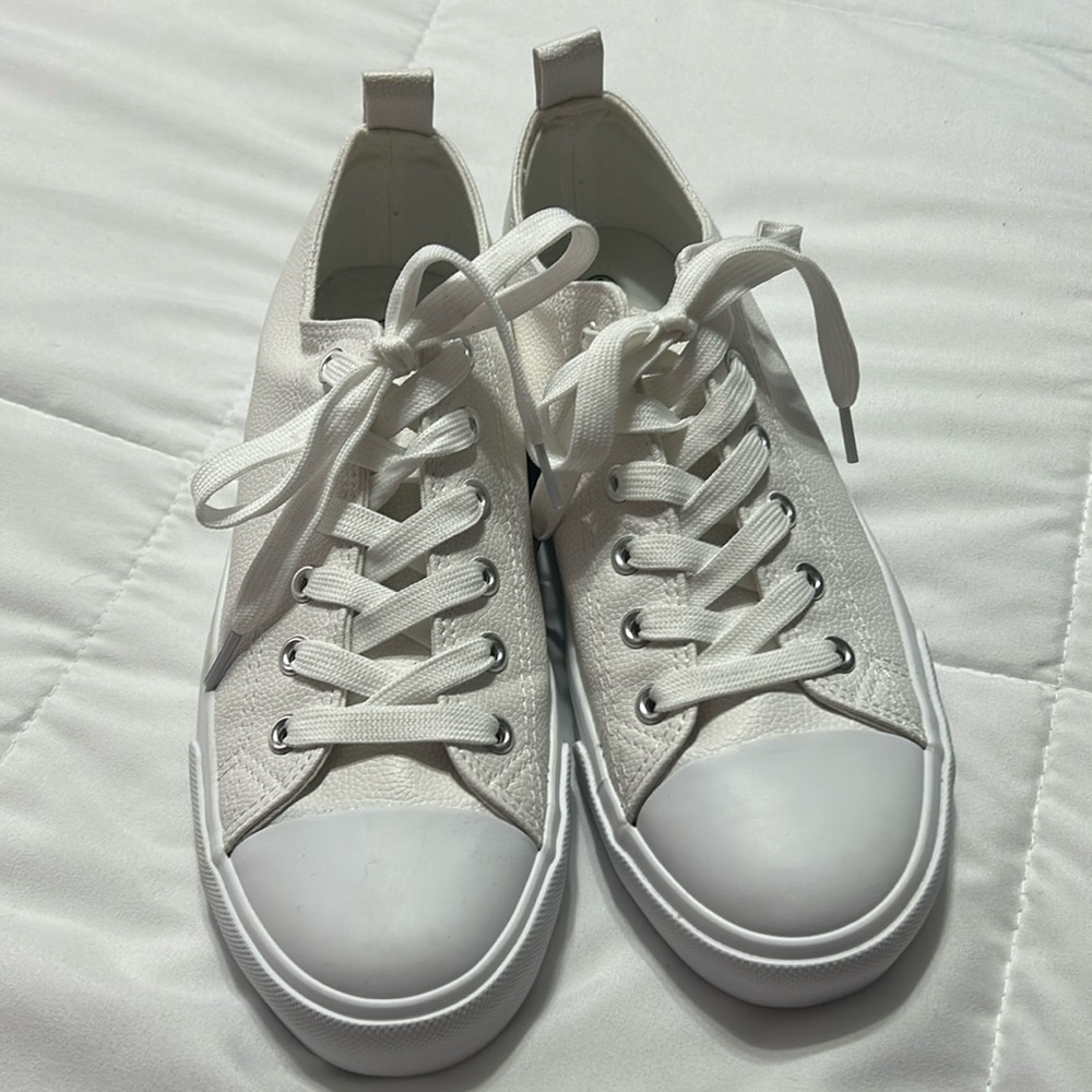 Women’s shoes